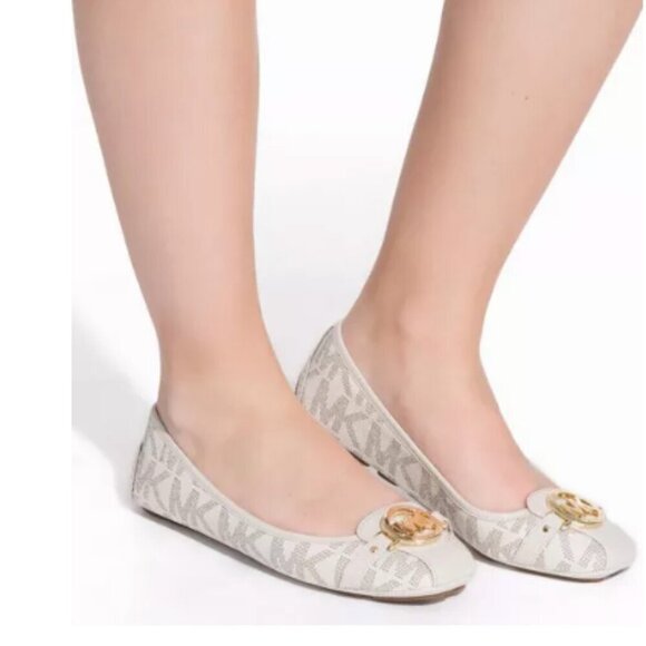 NWT! NEW! Michael Kors Fulton Studded Logo Moccasin Leather Flats Womens Vanilla - Picture 7 of 8